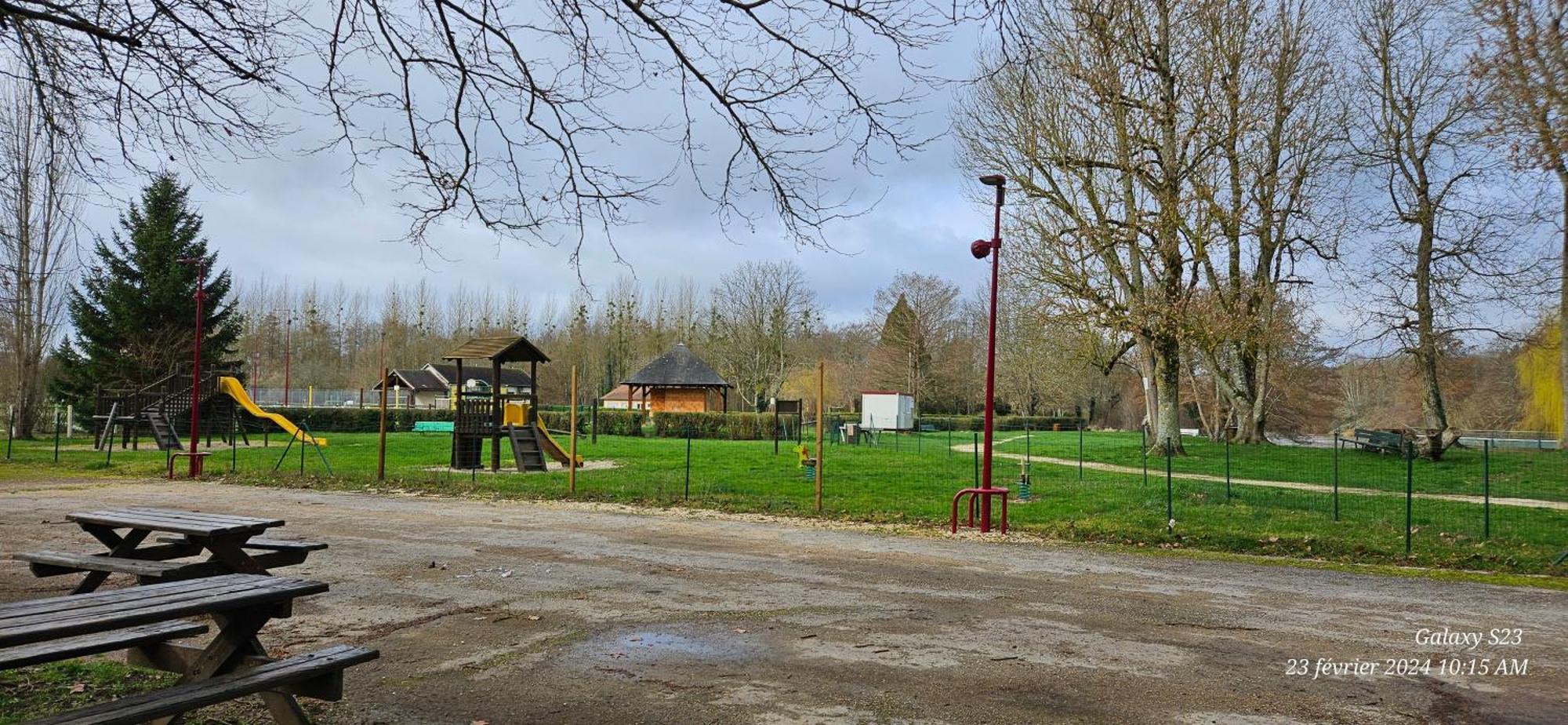 Pavillon Avec Jardin Clos Au Bord De L'Yonne Coulanges-sur-Yonne Екстериор снимка
